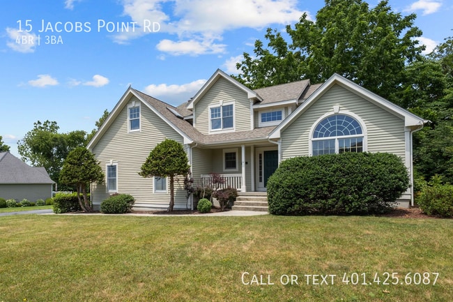 15 Jacobs Point Rd in Warren, RI - Building Photo - Building Photo