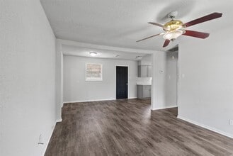 815 Rugeley St in Bay City, TX - Building Photo - Building Photo