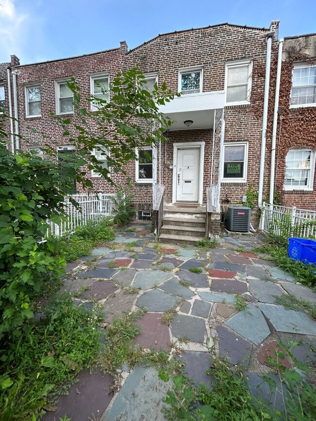 property at 1935 W Chew Ave