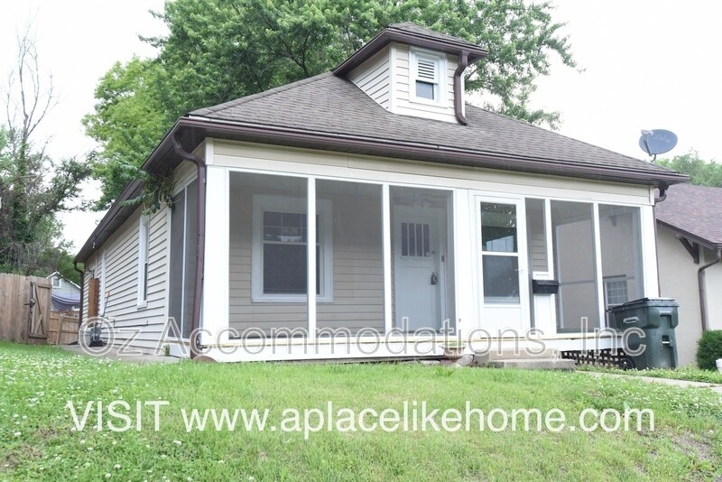 1024 9th Ave in Leavenworth, KS - Building Photo