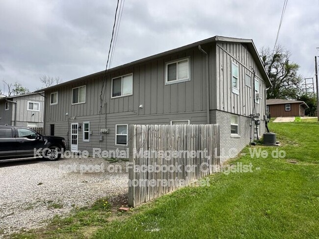 300 Hill St in Belton, MO - Building Photo - Building Photo