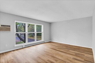 38 Wellington Dr in Farmington, CT - Building Photo - Building Photo