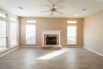 9040 E 76th St in Tulsa, OK - Foto de edificio - Building Photo