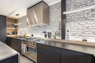 1230 Hamilton St in Vancouver, BC - Building Photo - Building Photo