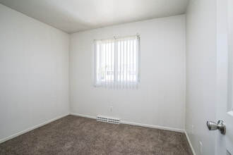 Michigan Edgewood in Mt. Pleasant, MI - Building Photo - Interior Photo