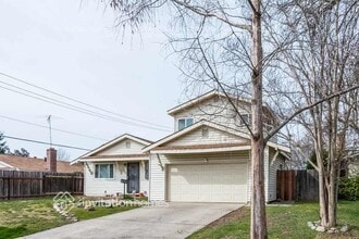 7560 Circuit Dr in Citrus Heights, CA - Building Photo - Building Photo