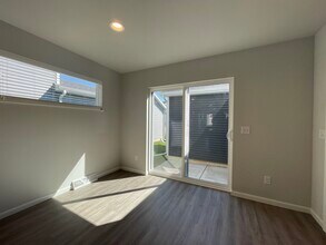 2555 Spark St in Fitchburg, WI - Building Photo - Building Photo