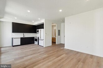 225 N 12th St in Philadelphia, PA - Building Photo - Building Photo
