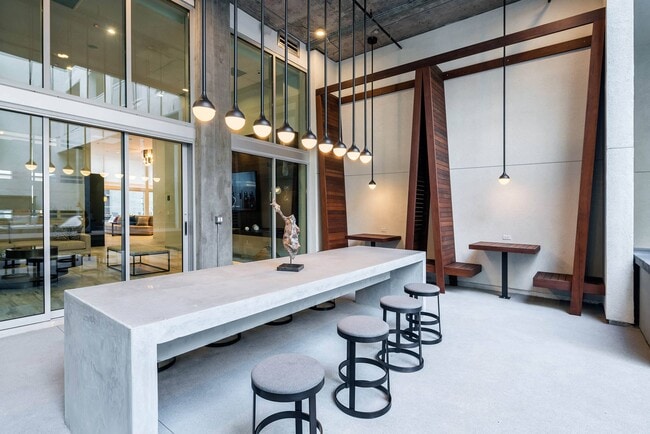 G12 in Los Angeles, CA - Building Photo - Building Photo