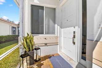 2245 Sapphire Cir in Royal Palm Beach, FL - Building Photo - Building Photo