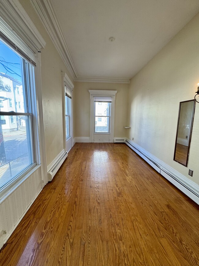 123 Almy St, Unit 1F in Providence, RI - Building Photo - Building Photo