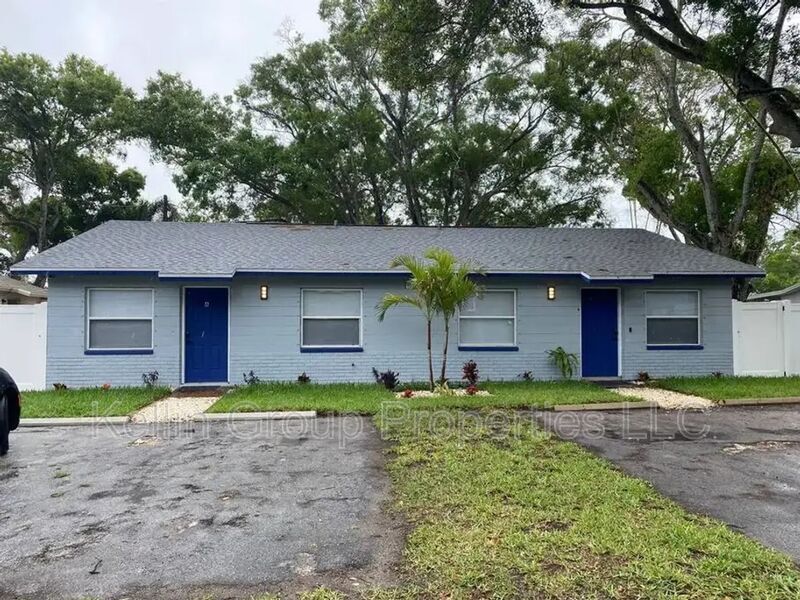1007 Hawkins St in Clearwater, FL - Foto de edificio