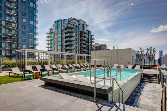 Two Park Central in Calgary, AB - Building Photo - Building Photo