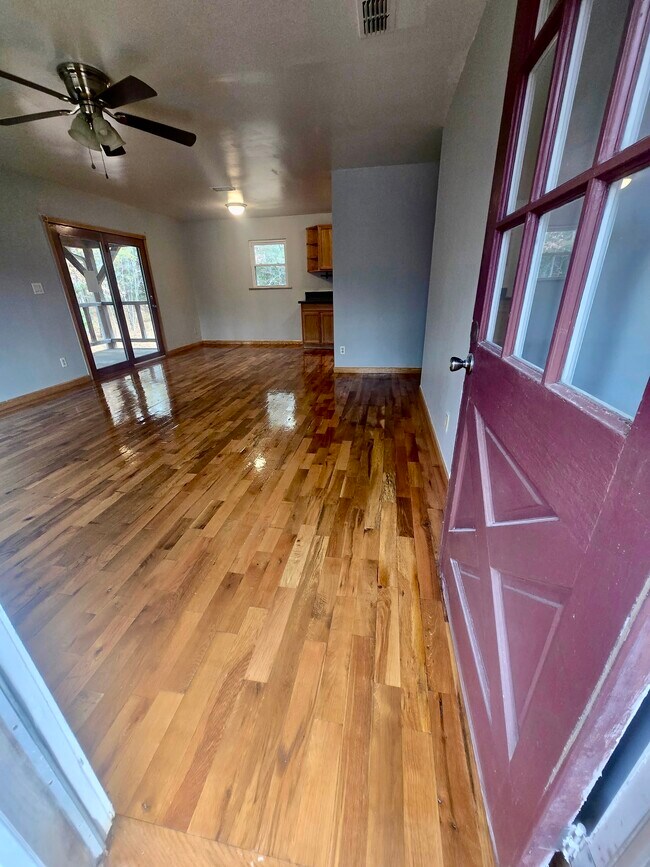 434 Boomer Ferguson School Rd in Boomer, NC - Foto de edificio - Building Photo