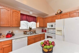 7266 Wimbledon Ct in West Jordan, UT - Building Photo - Building Photo