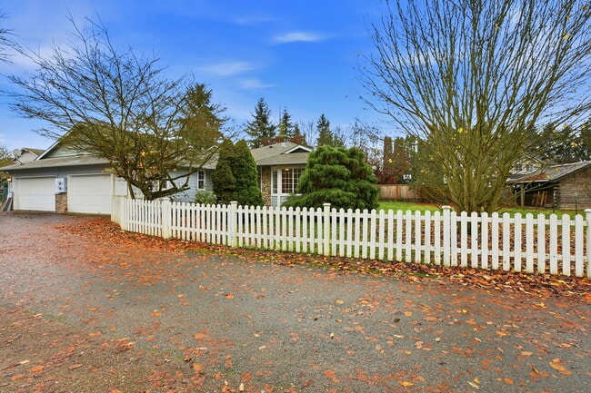 15119 182nd Ave SE in Monroe, WA - Foto de edificio - Building Photo