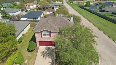 1921 Southridge Ln in Sherman, TX - Foto de edificio - Building Photo