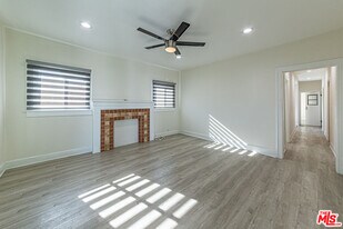 801 Alexandria Ave in Los Angeles, CA - Building Photo