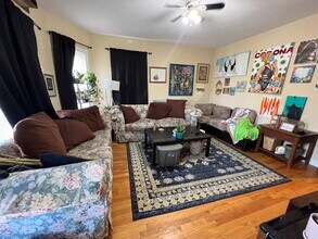 1 Victoria St, Unit 2 in Somerville, MA - Building Photo - Building Photo