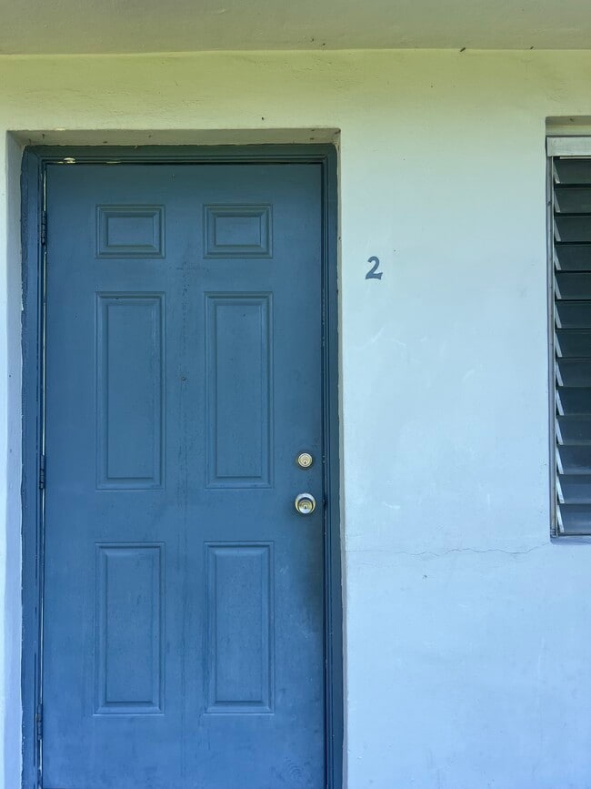 525 NE 150th St, Unit 2 in Miami, FL - Building Photo - Building Photo