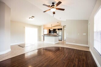 811 SW 14th Pl in Cape Coral, FL - Foto de edificio - Building Photo