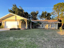 7535 N Leewynn Dr in Sarasota, FL - Building Photo