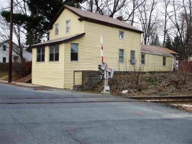 19 Washington Ave in Waterford, NY - Building Photo