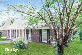 1910 Brownsville Rd in Powder Springs, GA - Foto de edificio - Building Photo