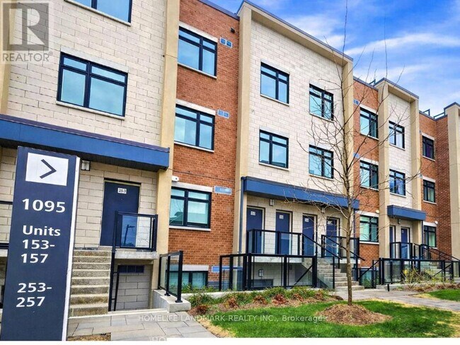 1095 Douglas McCurdy Cmn in Mississauga, ON - Building Photo - Building Photo