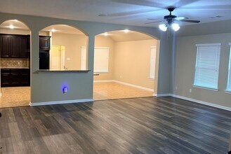 9215 Running Eagle Falls in Tomball, TX - Building Photo - Building Photo