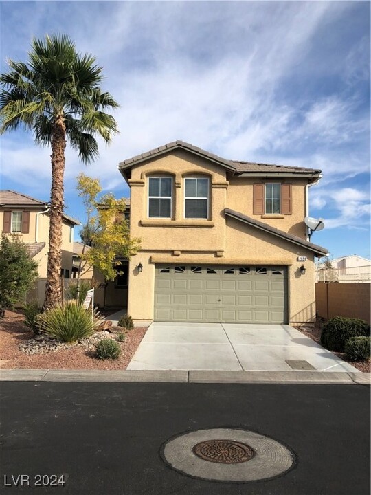 2694 Iris Point Way in Henderson, NV - Building Photo