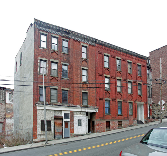 69-73 N Broadway in Yonkers, NY - Building Photo - Building Photo