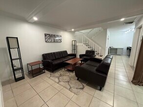 2410 24th Ln in Palm Beach Gardens, FL - Building Photo - Building Photo