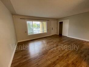 1440 Ethel St in Kelowna, BC - Building Photo - Building Photo