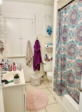 330 St Paul St in Brookline, MA - Foto de edificio - Building Photo