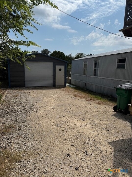 1215 Cypress Dr in Canyon Lake, TX - Building Photo