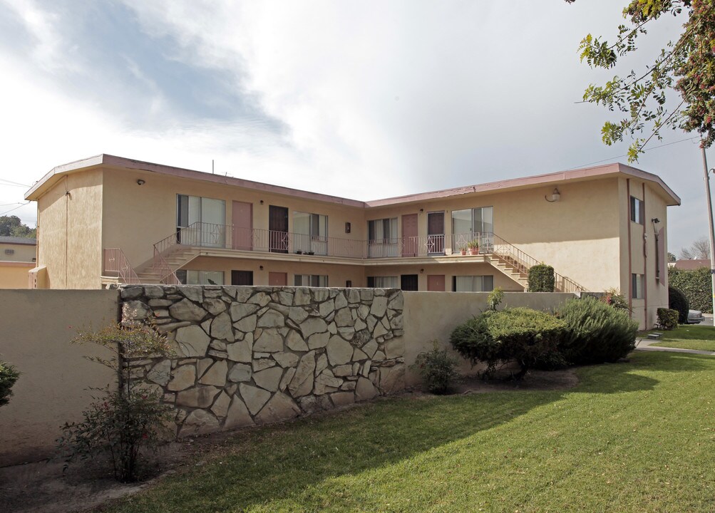 1836 W Crestwood Ln in Anaheim, CA - Building Photo