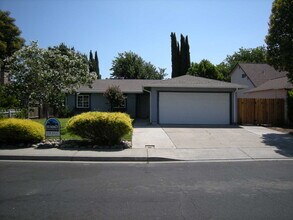 167 Quincy Ct in Vacaville, CA - Building Photo - Building Photo