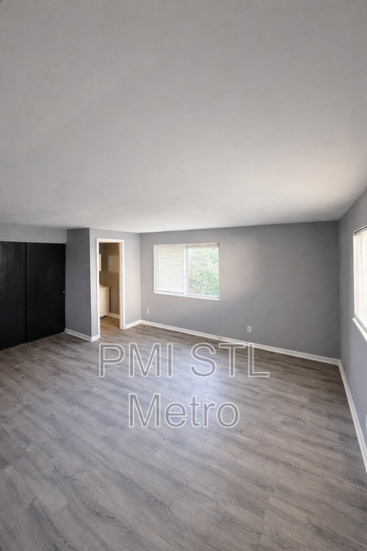 705 Beardsley Ct in Ferguson, MO - Building Photo - Building Photo