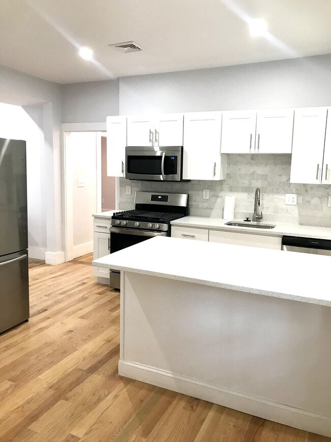 42 Moseley St in Boston, MA - Building Photo - Building Photo