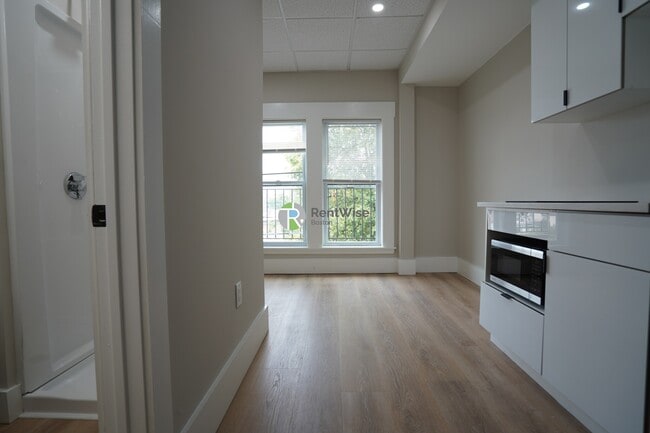 142 Dorchester St