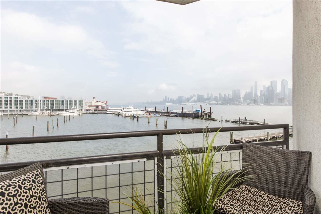 600 Harbor Blvd-Unit -869 in Weehawken, NJ - Foto de edificio