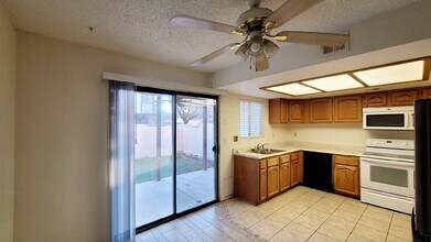 5245 Child Ct in Las Vegas, NV - Building Photo - Building Photo