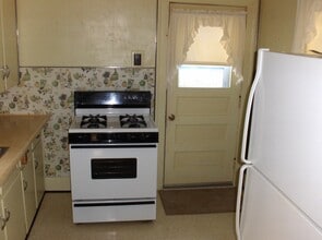 927 Forest Ave in Waterloo, IA - Building Photo - Building Photo