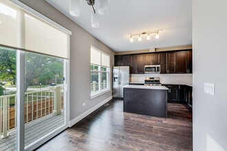 Webster Place in Highwood, IL - Foto de edificio - Interior Photo