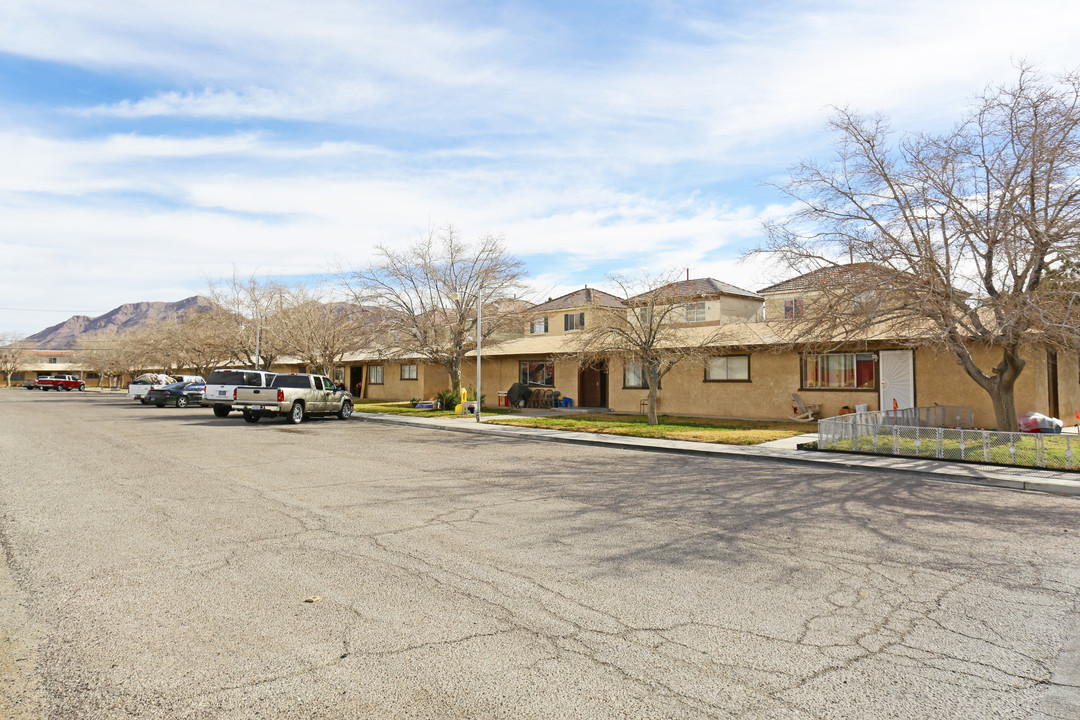 Nellis Apartments in Las Vegas, NV - Foto de edificio