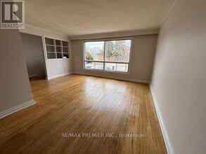 199 Gracedale Blvd in Toronto, ON - Building Photo - Building Photo