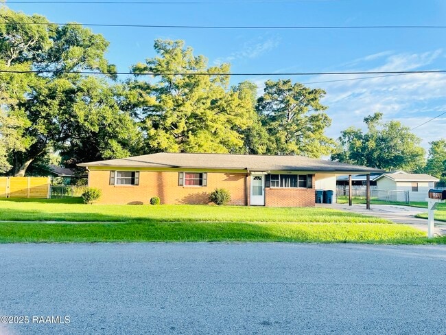 109 Birch Dr