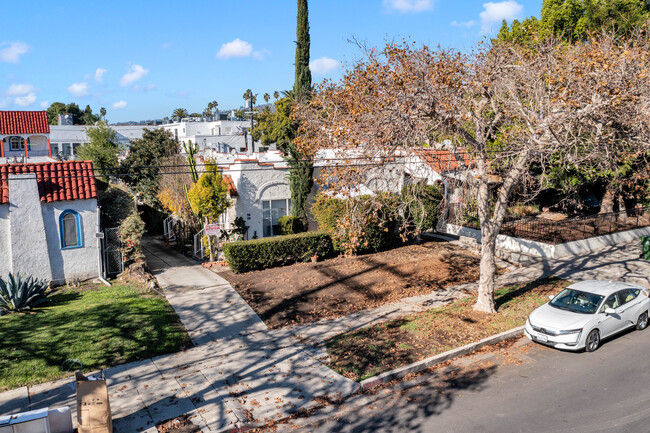 837 N Formosa Ave in Los Angeles, CA - Building Photo - Building Photo