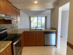 11 Royal Palm Way in Boca Raton, FL - Building Photo - Building Photo